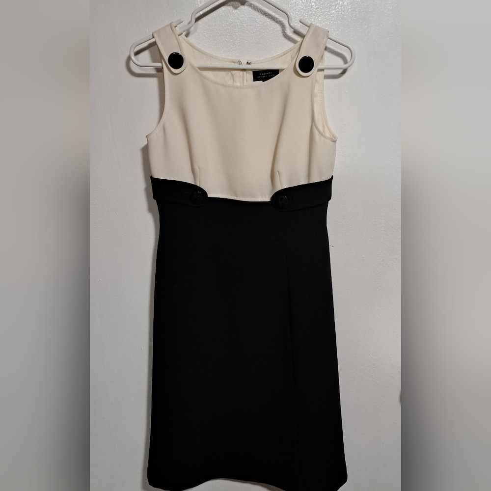 Tahari Size 2 black and white dress